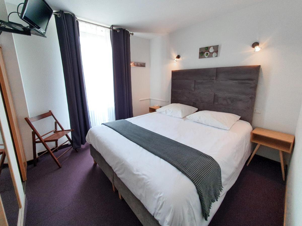 Hotel Les Tilleuls De Pareloup A Salles-Curan Екстериор снимка