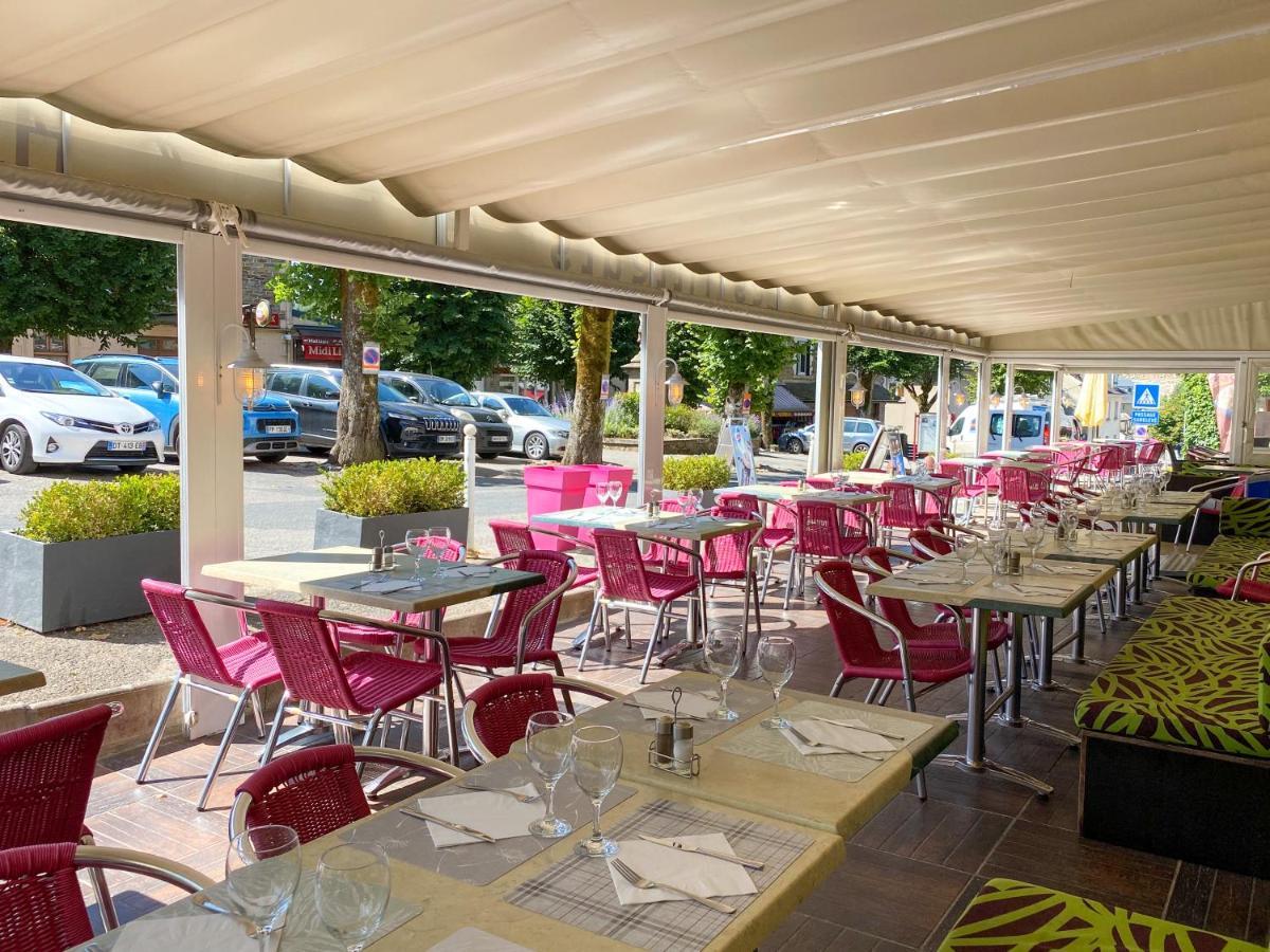 Hotel Les Tilleuls De Pareloup A Salles-Curan Екстериор снимка