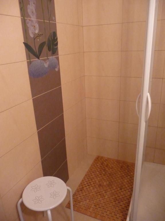 Hotel Les Tilleuls De Pareloup A Salles-Curan Стая снимка
