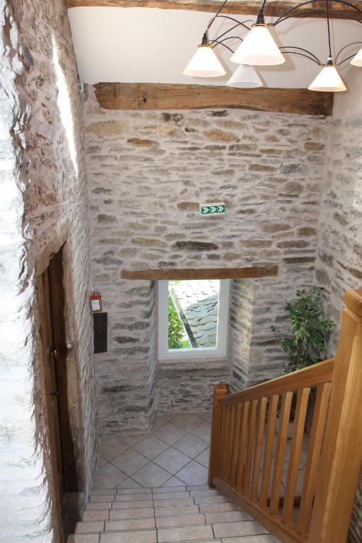 Hotel Les Tilleuls De Pareloup A Salles-Curan Екстериор снимка