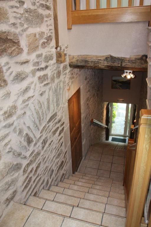 Hotel Les Tilleuls De Pareloup A Salles-Curan Екстериор снимка