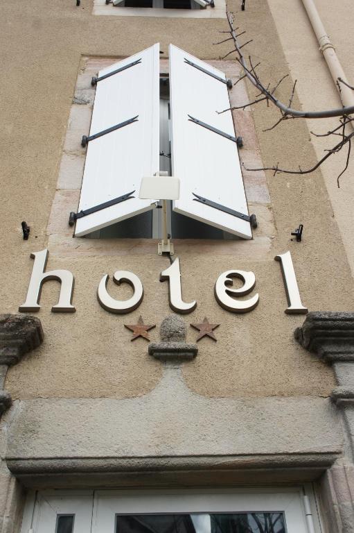 Hotel Les Tilleuls De Pareloup A Salles-Curan Екстериор снимка